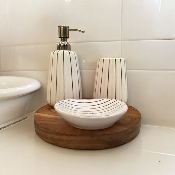 Soap Dispenser Set - 3 Pieces - Image 3
